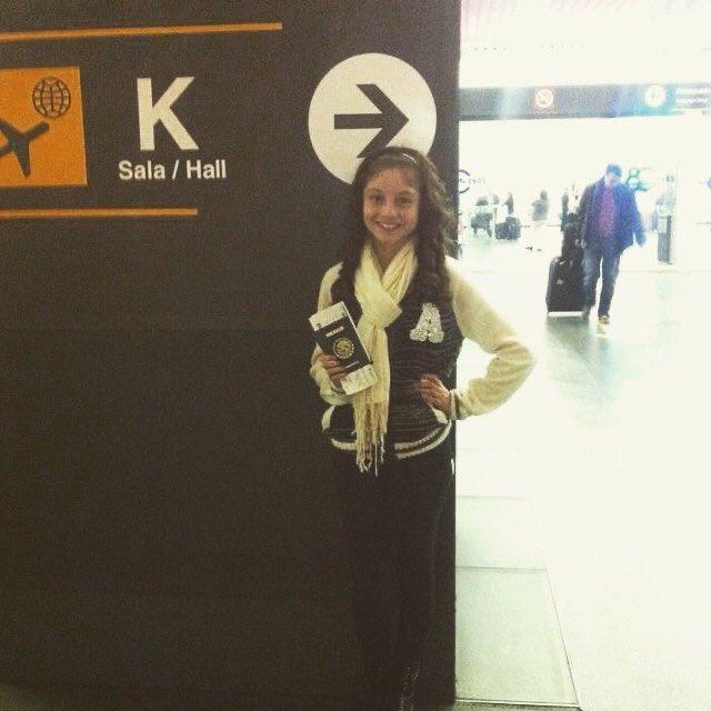 colordekarol's tweet photo. Karol mañana comienza con las grabaciones de su nuevo proyecto y no puedo estar más orgullosa de ella, verla crecer, tan lindo poder ser parte de esto,  seguir apoyándola en cada meta que se propone, comienza una nueva aventura y se que la va a romper 🥺🤍 https://t.co/Tt1UQxR8ur