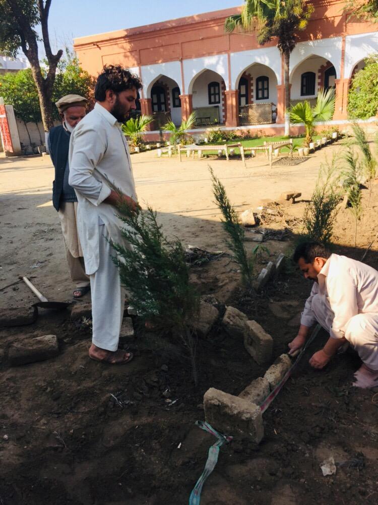 Mmk_yzi's tweet photo. Hujra
March is just another excuse good enough to carry the pruning , trimming and plantation drive.
@Ezi_khan  @Emaank_swati @huma_adnan https://t.co/ve7AhqwTkG