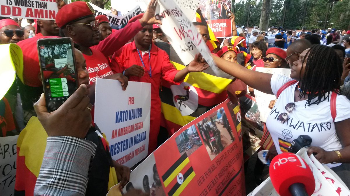 OtimMichael's tweet photo. @HillaryTaylorVI @SeruIshmael @KagutaMuseveni @aitvboston @Kharym1 @JBMuwonge @HEBobiwine ✊🏿 #JusticeHunters
🇺🇬 #Uganda #Museveni #WeAreRemovingADictator https://t.co/dxfoS0KMw4