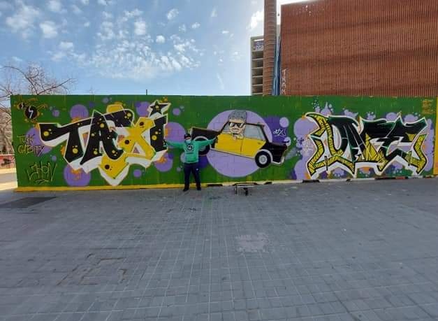 Elite_TaxiBcn's tweet photo. En la Avenida Paralelo de #Barcelona encontramos esta obra de arte dedicada al #taxi.
Gracias a este artista urbano.
😍😍
#TaxiEnLucha #FuckCabify https://t.co/2CZlfXnBCf