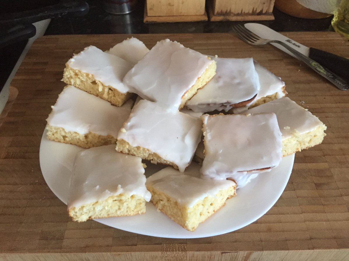 Well dessert Is sorted 🤣😜👌🏻 That icing tho 😋 #bakingcake