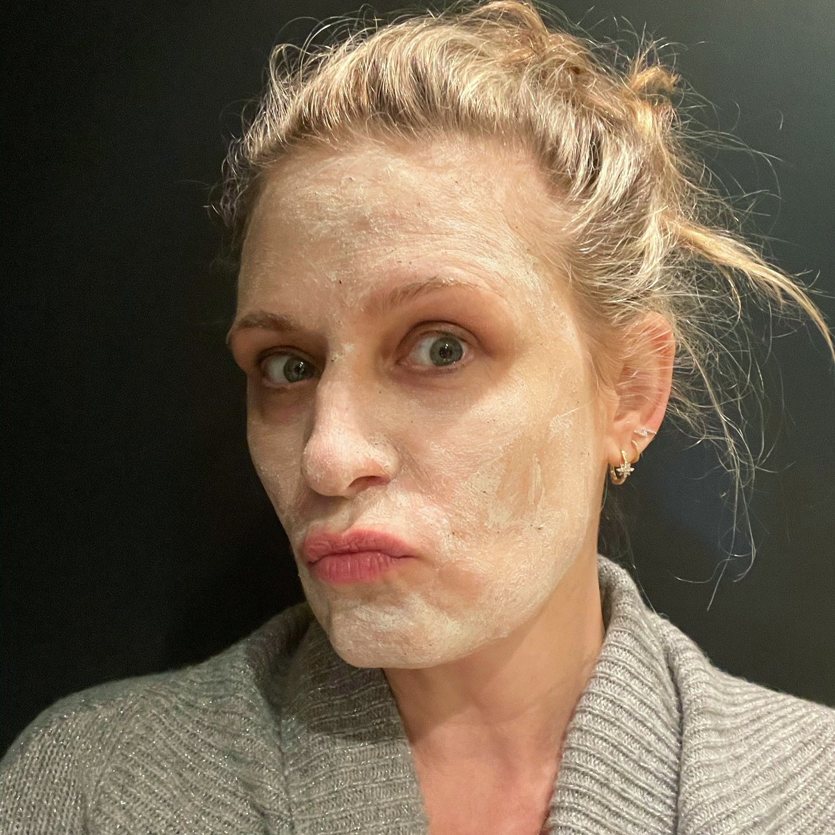 SamSmithTweets's tweet photo. To a brighter future (for my face) ✨ #InsideMask #Sundays @GlamGlow #flashmud https://t.co/dxsRBdwmOw