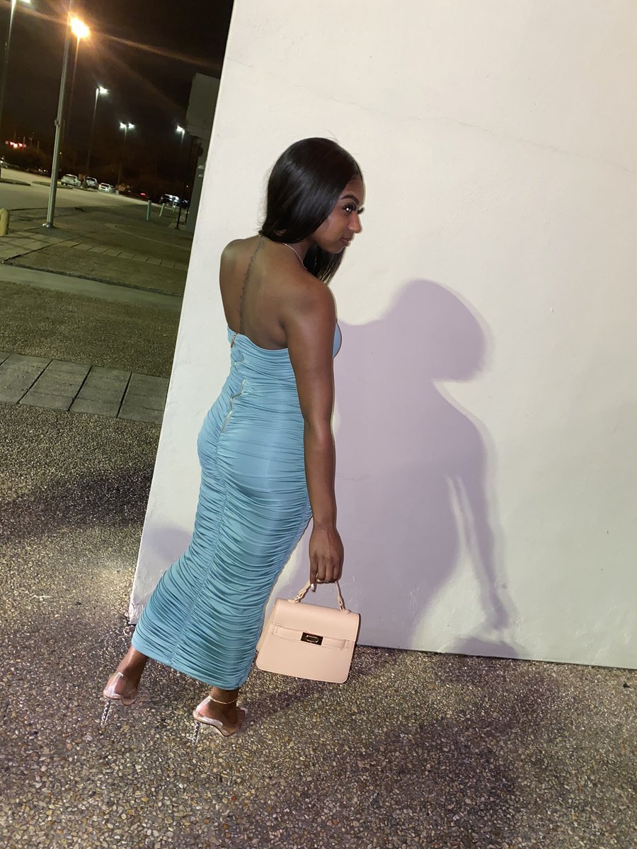 317keyy's tweet photo. Real ones over bad ones but if she’s both she ah blessing🥵 https://t.co/xcuK5sOlB8