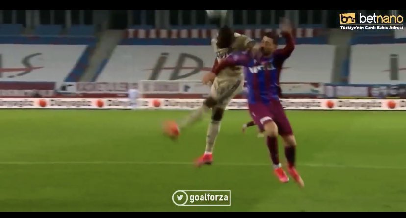 Penaltı VAR - Penaltı YOK