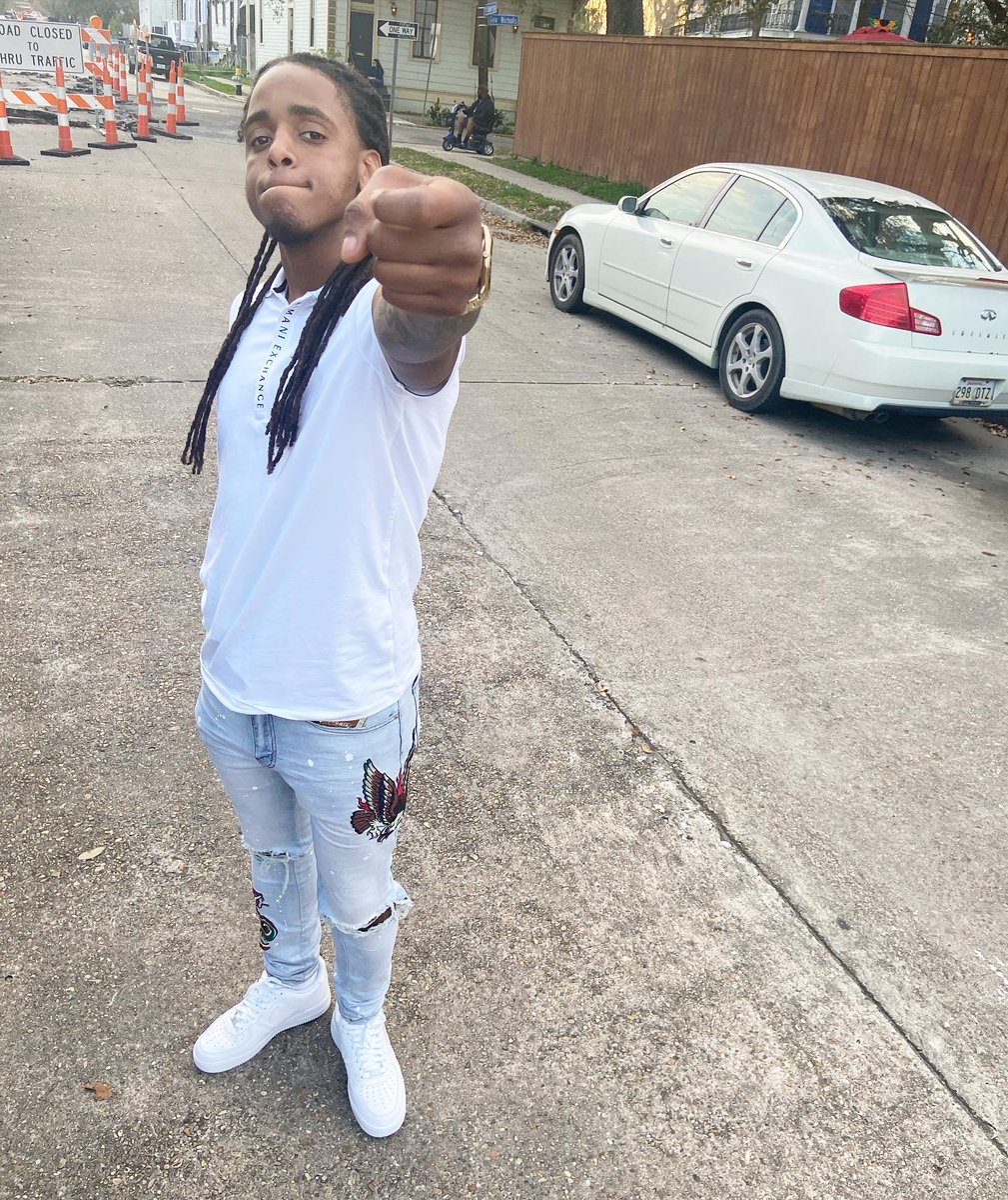 Terio_27's tweet photo. Can’t Trust Twice It Ain’t that Simple ⚡️🔥 #LoyaltyBiggerThanRoyalty 💯 #PropsEnt💙 #DayParty😅 https://t.co/MLxoRgxkku