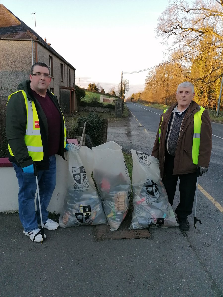 malachy_trainor's tweet photo. Another day on the roads litter picking in Castleshane. 3 full bags after 1hr 1/2 around the village! Well done to Malachy Trainor Snr & Celine Trainor for all the help! #wereallinthistogether #monaghancoco #localpride #castleshane #springclean #weregettingthere @MonaghanCoCo https://t.co/QQBgELrASt