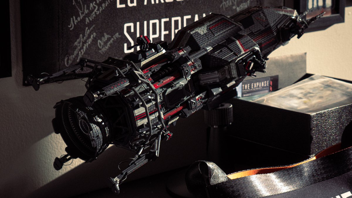 Ed Akselrud (@edaxmedia) on Twitter photo A couple of weeks ago my @ExpanseLaunch model Rocinante arrived safe and sound. Thank you <a href="/IdeaPlanet/">Idea Planet</a> for your fantastic craftsmanship and love for #TheExpanse. My <a href="/ExpanseOnPrime/">The Expanse</a> memories shrine is finally complete - she's glorious! #ScreamingFirehawks A couple of weeks ago my @ExpanseLaunch model Rocinante arrived safe and sound. Thank you <a href="/IdeaPlanet/">Idea Planet</a> for your fantastic craftsmanship and love for #TheExpanse. My <a href="/ExpanseOnPrime/">The Expanse</a> memories shrine is finally complete - she's glorious! #ScreamingFirehawks