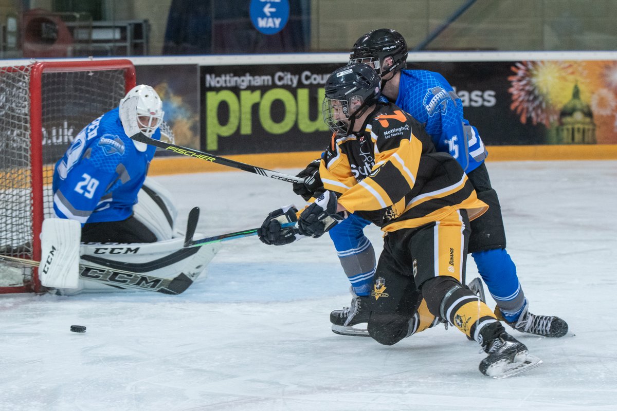 ChudPhoto's tweet photo. Incredible game, as @_TheLionsPride take it deep into sudden death overtime and take the win 6-5 against the @SheffScimitars @SheffAcademy What an incredible advert for British ice hockey ! https://t.co/3V9FBom8Eq