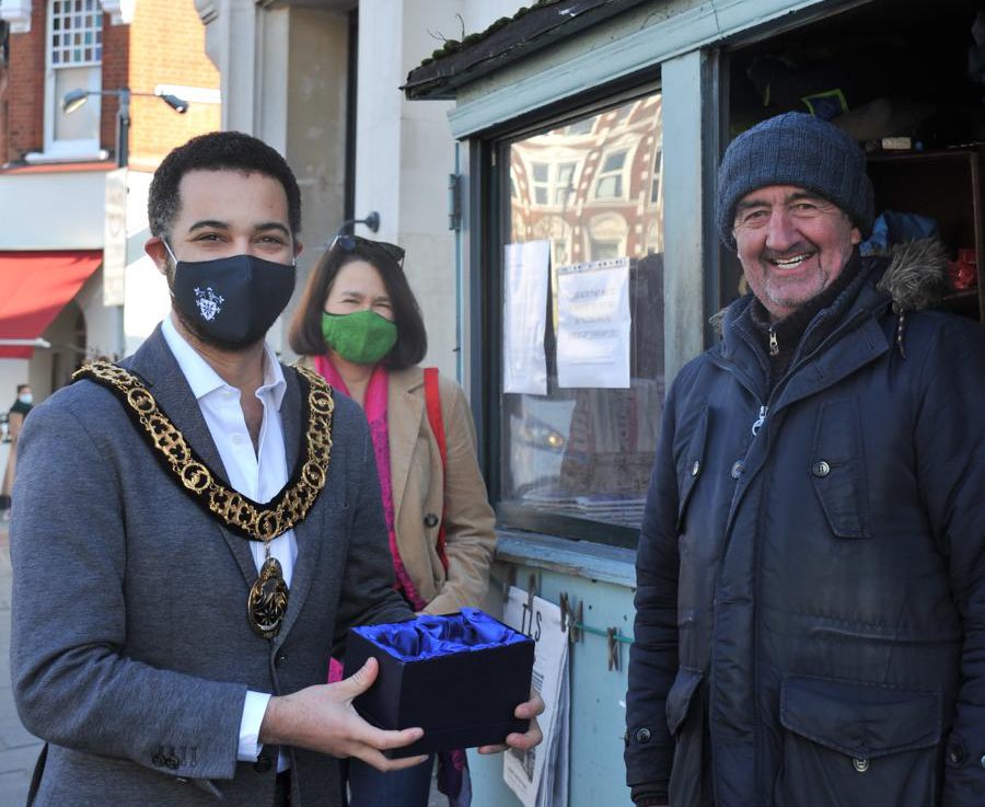 After 42 years at his newspaper stand by the clocktower in Crouch End, having taken over from his Dad and his grandfather, Paul Saxton is closing the page and retiring. A real pleasure to say thank you and goodbye!