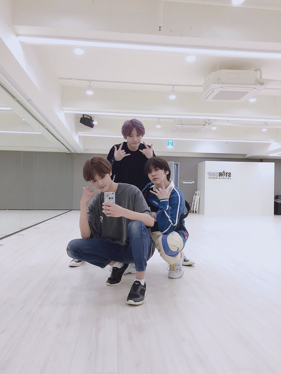 Luvity, lembram da minha promessa para o The Show? Aqui está, fotinha antiga com Taeyoung e Mogu hyung pra matar as saudades desses gays que vocês só veem em show. Prometo tirar mais fotos com os hyungs para postar aqui mais vezes. Obrigado pelo win mais uma vez! 🤍

#SEONGMIN