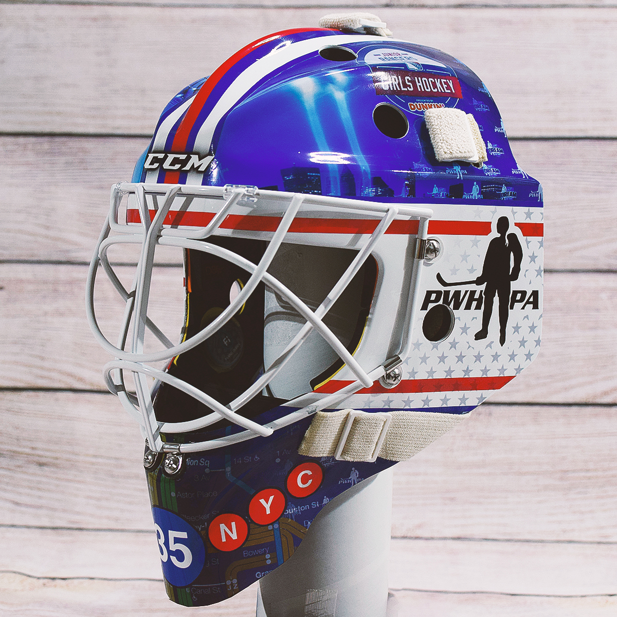 Take a look at <a href="/maddie_rooney35/">Maddie Rooney</a>'s mask for the @PWHPA's 2021 Dream Gap Tour game tonight at <a href="/TheGarden/">MSG</a> in NYC! 🏒🍎🗽

<a href="/NYRangers/">New York Rangers</a> #HockeyIsForHer #StickInTheGround

(📸 <a href="/TheBarnCreative/">The Barn</a>)