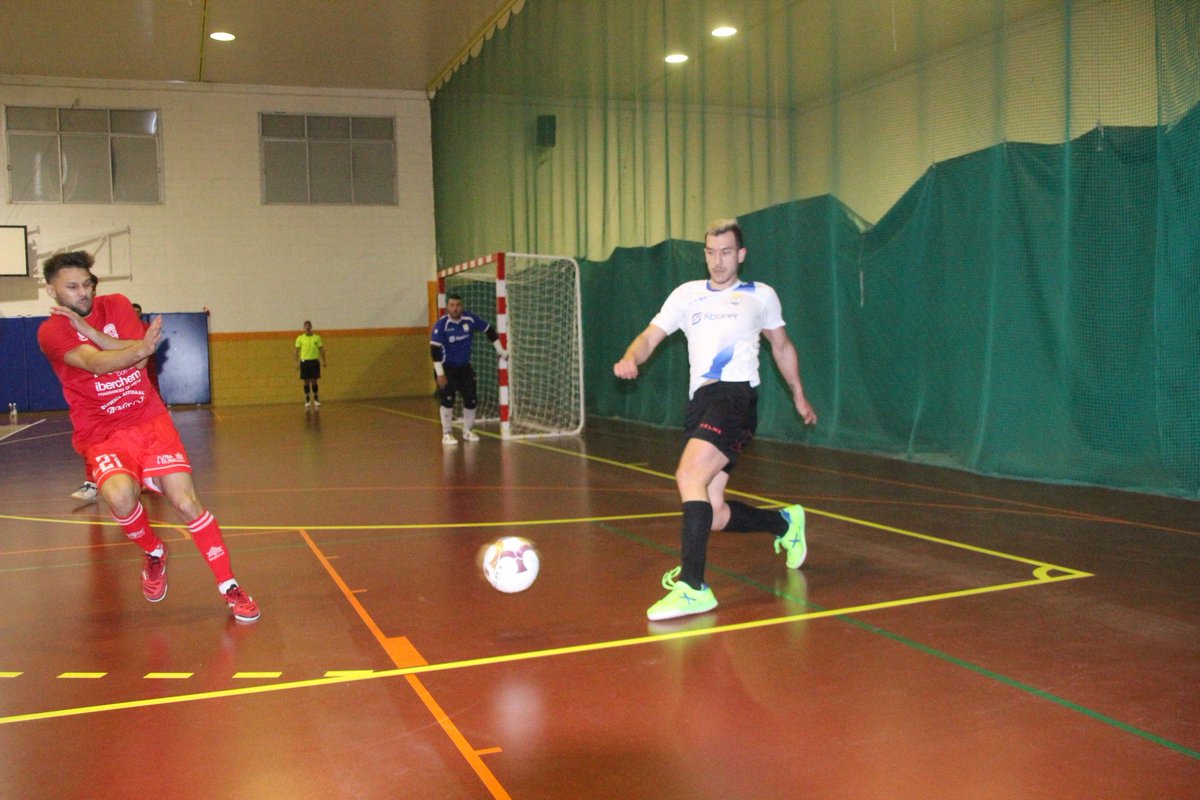 josebae47170450's tweet photo. Reparto de puntos en molina 
@MolinaFutsal. 3 
@adabaranfs.   3 
Fenomenal partido de los equipos y un justo resultado. Vamos nos vemos en las pistas. 
#futsalmur https://t.co/mwyRi8z7oi