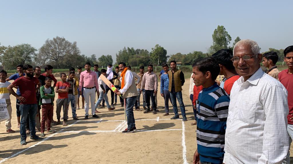 satyamsofficial's tweet photo. #cricket #hardoi #piprawan #mallawan #bilram #cricketlover https://t.co/9vxPL32IqL