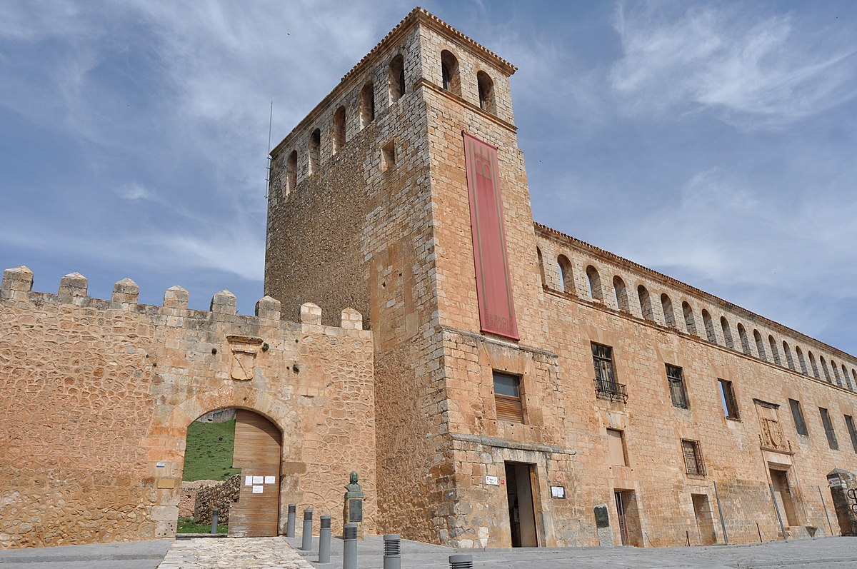ElCampoAmarillo's tweet photo. Berlanga de Duero (Soria) impresiona y luego enamora. Destaca su preciosa colegiata, aunque no se llegaron a completar los planes iniciales. Pero sobretodo asombra su castillo y el Palacio de los Marqueses de Berlanga que presumia de tener uno de los mejores jardines de Europa. https://t.co/h2V7mxATfY