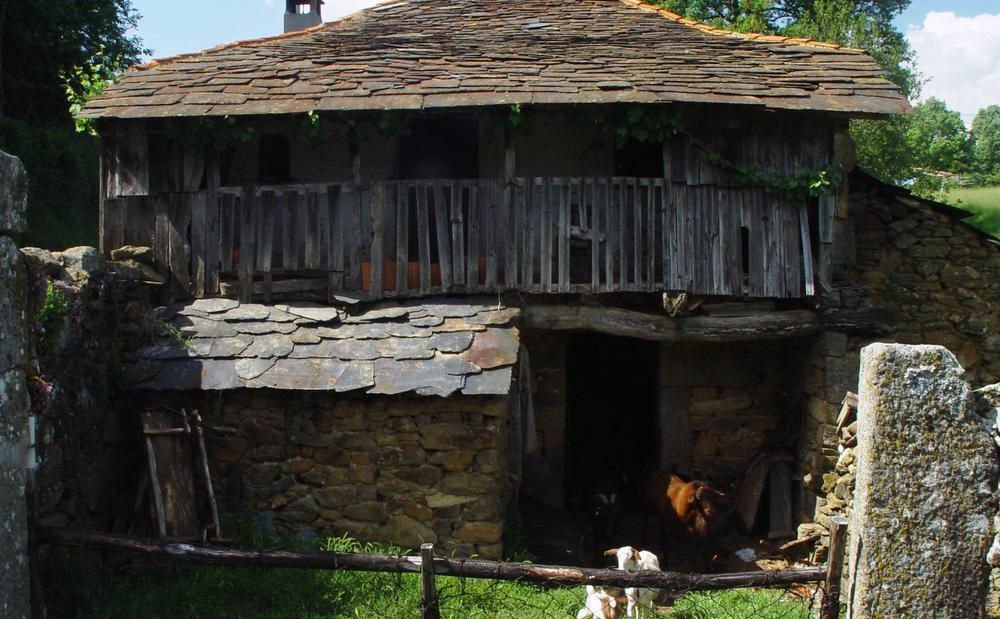 arquipopular's tweet photo. La vivienda en Sanabria (Zamora) Breve e interesante artículo @conocesanabria con texto e imágenes en su página web > https://t.co/QnPLZZG1wV https://t.co/3TBZyT4UmF