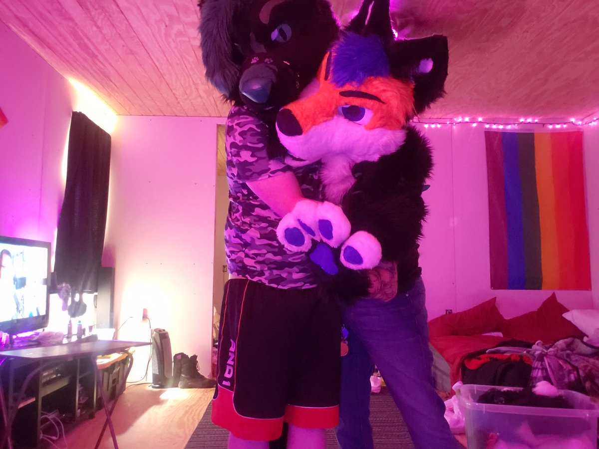 RusanHuskyAD's tweet photo. Had a great time hanging put with this good boyo ^^ https://t.co/J4lSxearY5