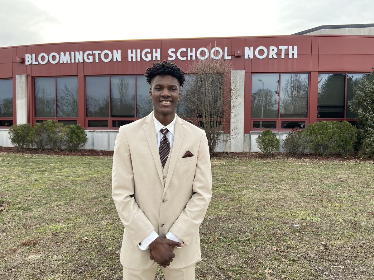 Congratulations to JaQualon Roberts, for being named and awarded the 2021 Outstanding Black Leaders of Tomorrow. We are #cougarproud of you!