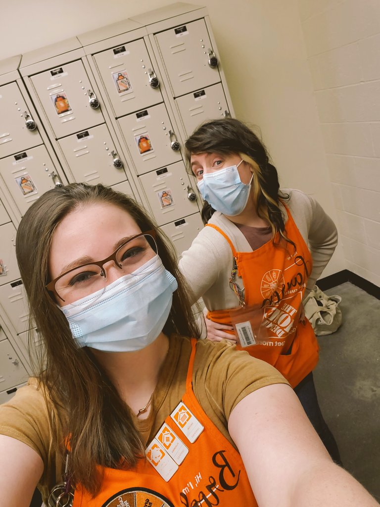 Happy last day to Lauren D31!!! Moving on to work for THD from home!! Good luck on your new adventure 🎉🎉🎉