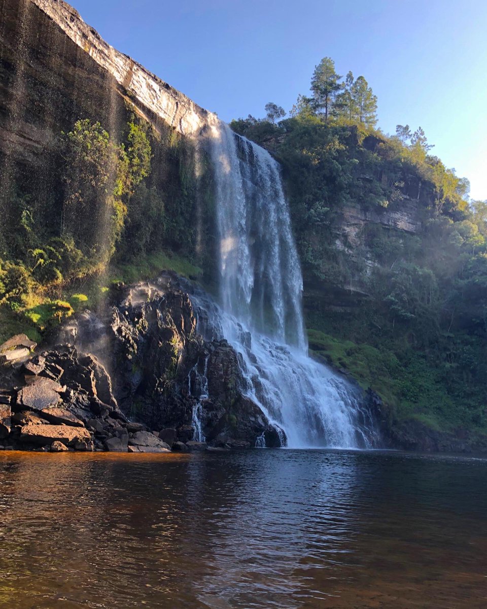 gabriel_green's tweet photo. O domingo que eu queria! Como faz pra dar o replay? 🍃💦 #veudanoiva #nature #waterfall #peace https://t.co/XPL945L4su