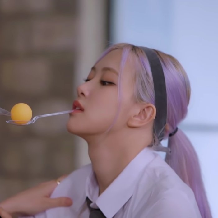 rosethinker's tweet image. her side profile is insane