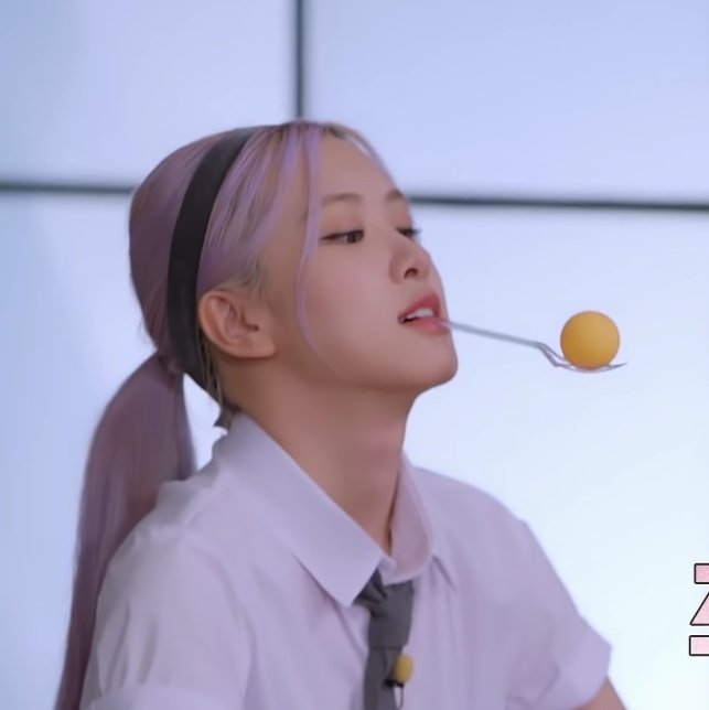 rosethinker's tweet image. her side profile is insane