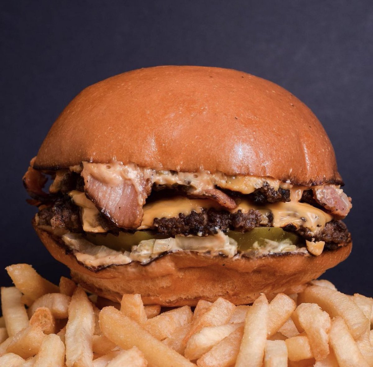 smashackve's tweet photo. #ConcursoExpressDominguero🧡
¿Quieres participar por una #Baconatic con papas fritas? 🍔🍟
1️⃣. Debes seguirnos
🧡. Darle RT y darle like a este tweet para ser tomado en cuenta en la app.
💬. Responde este tweet “Merezco una Smashack por (...)”.
¡Será al azar, suerte! 🧡 https://t.co/6OxHQw6HPR