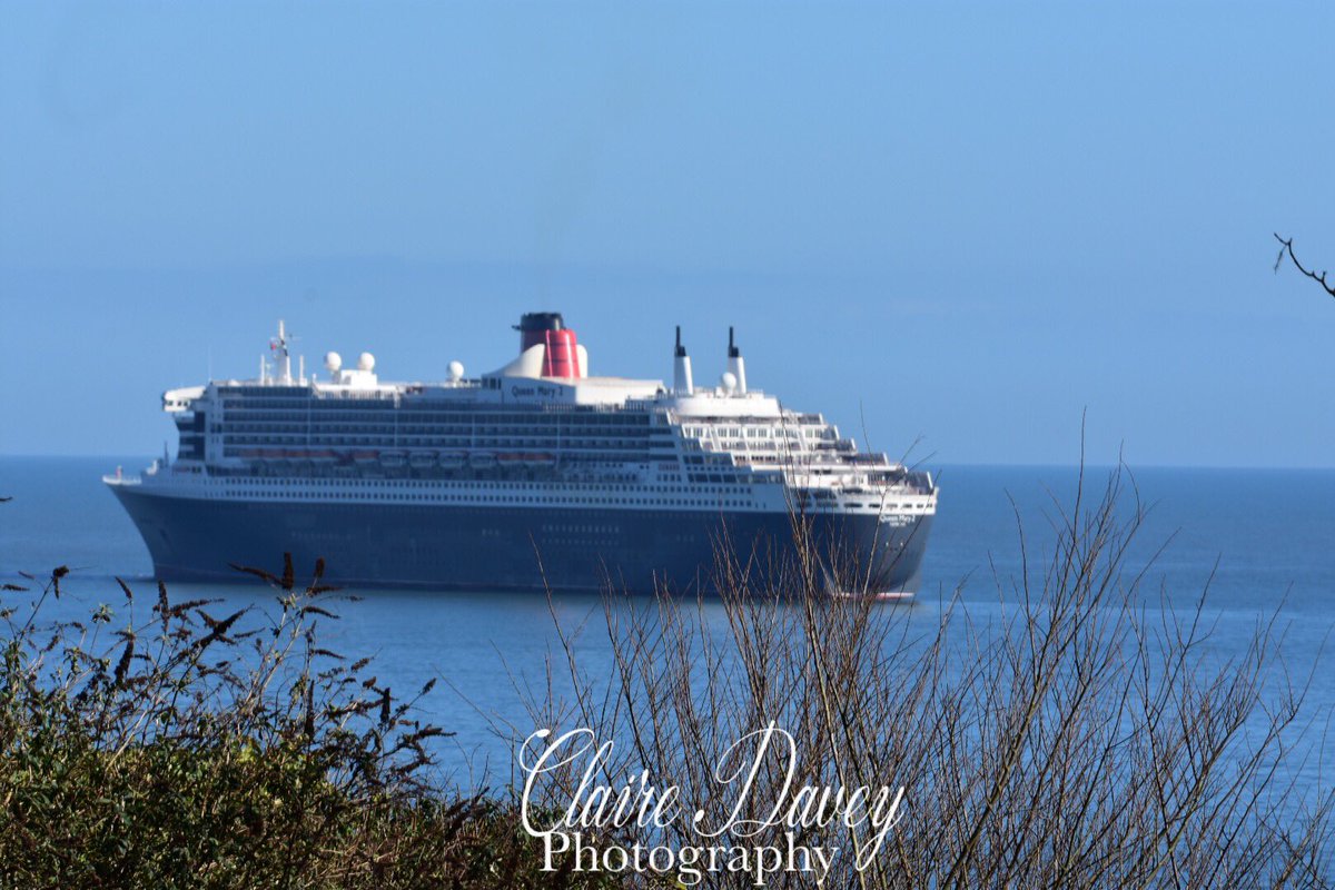 devonflossy's tweet photo. Beautiful Queen Mary 2 in the bay! #QueenMary2 #photograghy https://t.co/HtEVs8hRJZ
