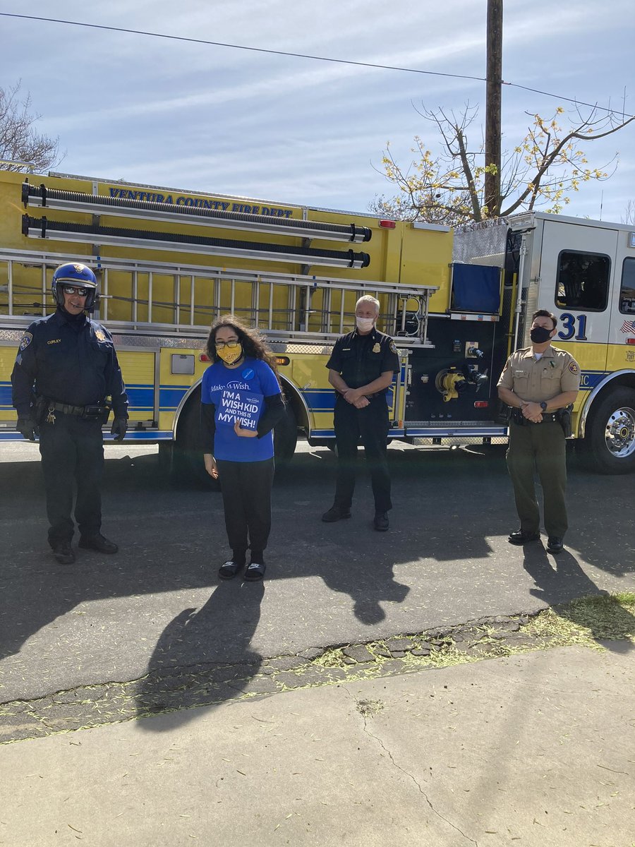 thousandoakspd's tweet image. This morning, representatives from Ventura County Fire @VCFD , @CHPMoorpark and Ventura County Sheriff's Office @VENTURASHERIFF were honored to participate in a very special parade organized by the Make a wish foundation @MakeAWishTriCo.