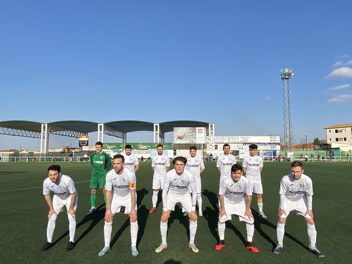 Mora_CF's tweet photo. 📸📸

➕3️⃣

Seguimos sumando, sexta victoria consecutiva.

Victoria muy trabajada, ante un gran rival, en un partido muy igualado. 

Vamos equipo! Vamos Mora!💪

#MoraPreferente #somosMoraCF🤍 https://t.co/Toa2Aem2ei