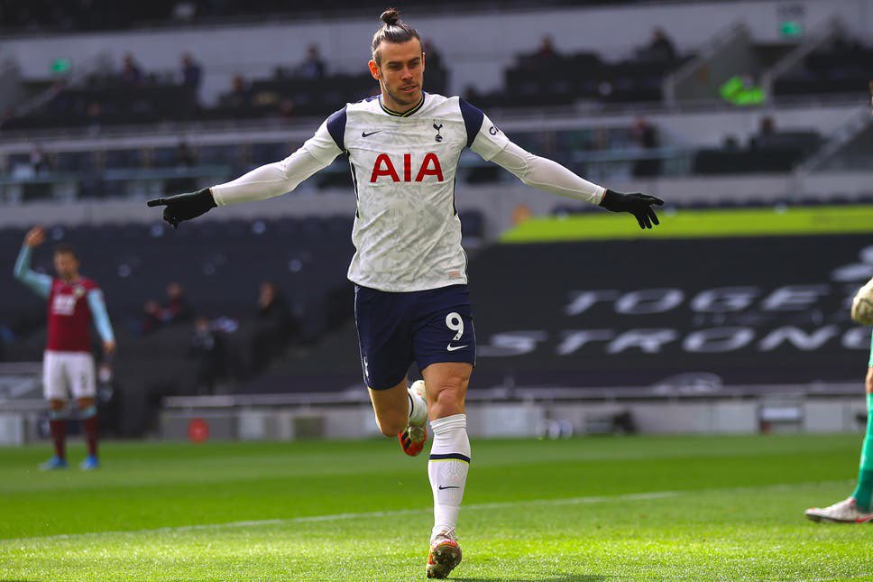 UNITE_SMG's tweet photo. Tottenham vs Burnley is our match of the week! After questions around Mourinho’s methods Tottenham dispatched Burnley in a 4-0 win with Gareth Bale starting to produce the goods with a goal in either half. A match that will keep the wolves from the door! https://t.co/R83d0TCEKR