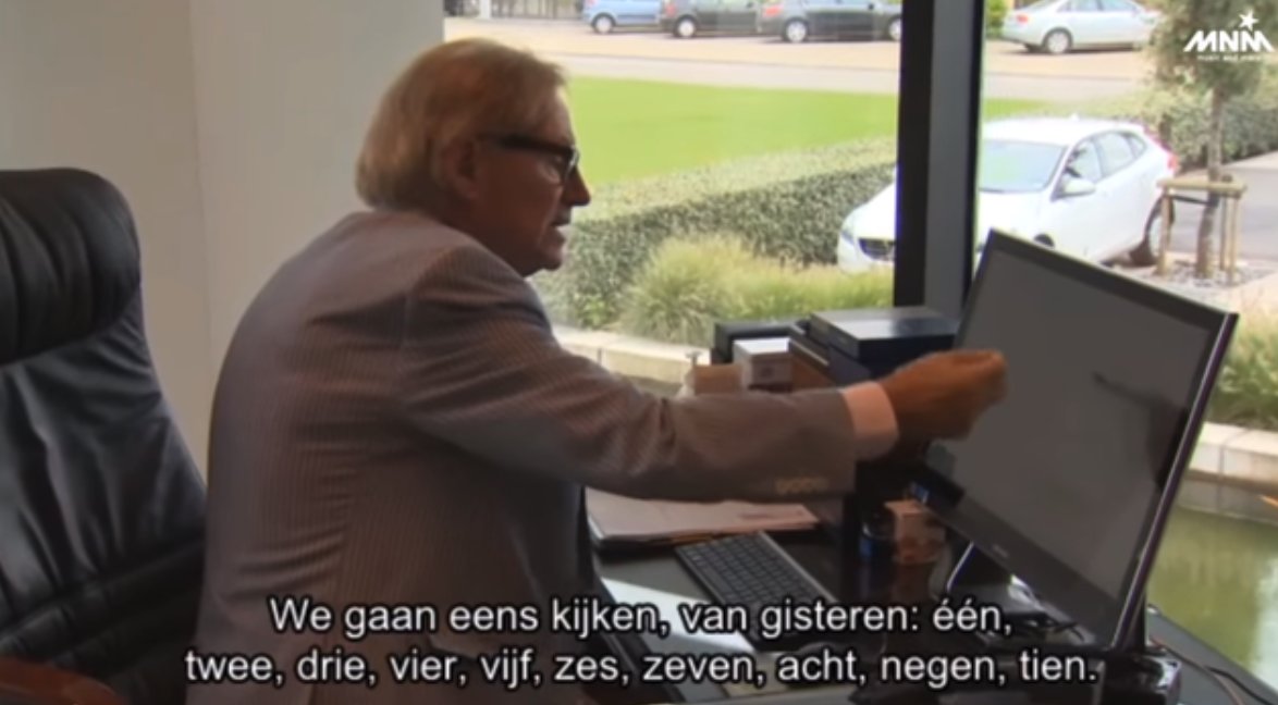 waterkiek's tweet photo. Willy telt het aantal vaccinaties die gisteren gezet zijn https://t.co/6i5llhQXak