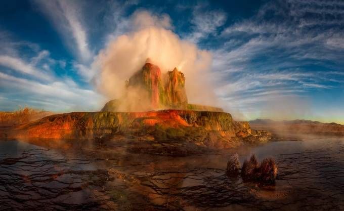 фантастические морские пейзажи. гейзер штат невада. вулкан килауэа 2023. стихии природы. стихия гора.