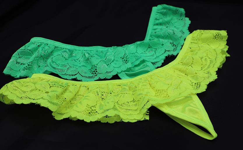 Mira que divinas!!!!! 
Tangas Paulina.

Son  unas preciosas tangas con detalle en Lycra con encaje en colores vivos y muy originales.