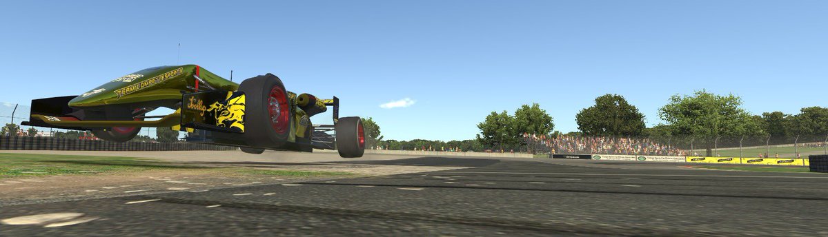 CompeticionesO's tweet photo. 🐝🐝🐝
Seguimos con resaca de las 12 horas de ayer y 3 de nuestros chicos de #Iracing tienen una cita en la @VirtualFSpain
Suerte abejorros
- Sponsors oficiales -
@Tooblup #Feyva #Aviles https://t.co/PcHaDpznAD