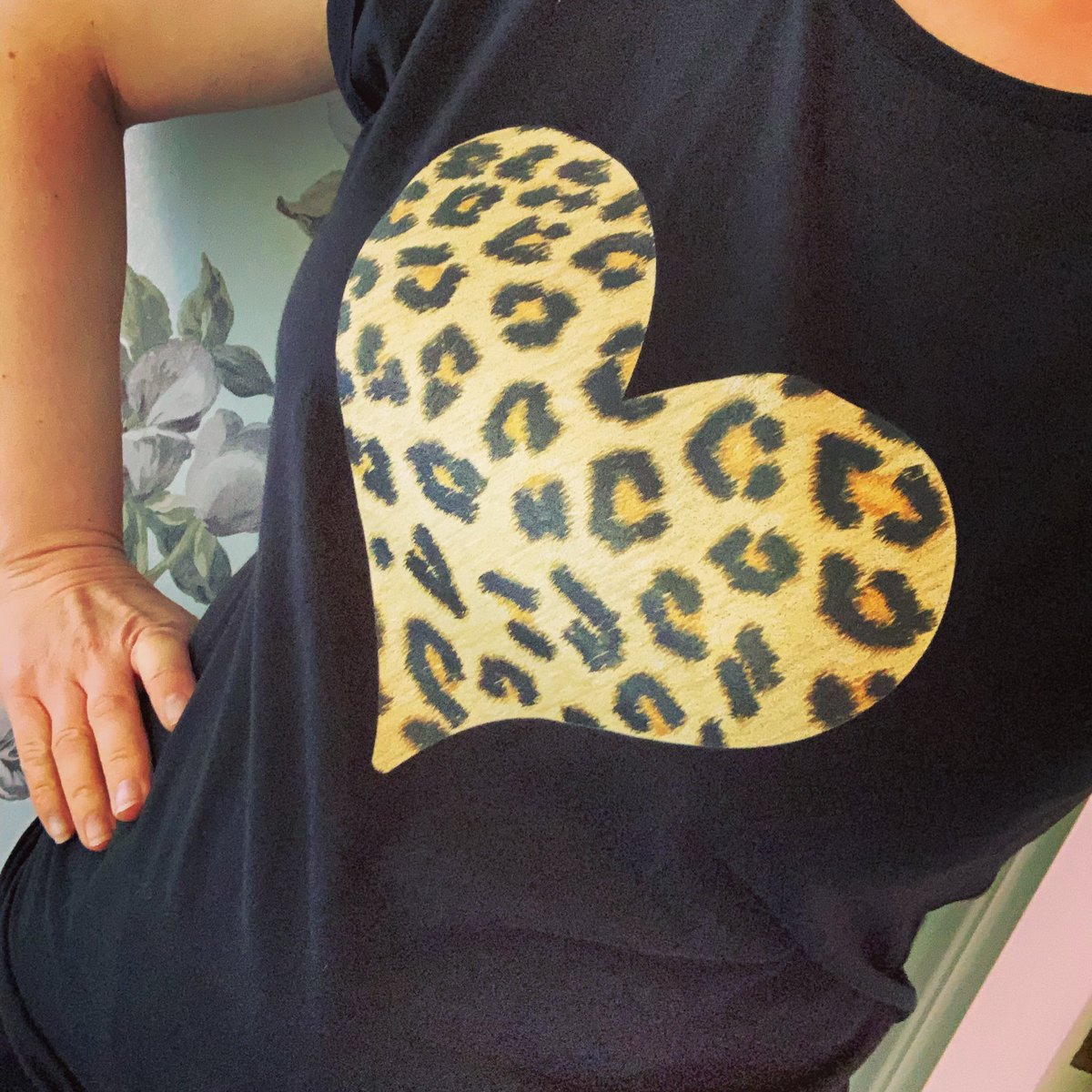 T-shirt weather will soon be here hurray! ☀️ This leopard print heart top is available in black and white and is part of my own designed collection and on the website now 😀
Happy Sunday!

#fashion #style #queenof #sbswinner #SmallBusiness #springfashion #wow #styleblogger