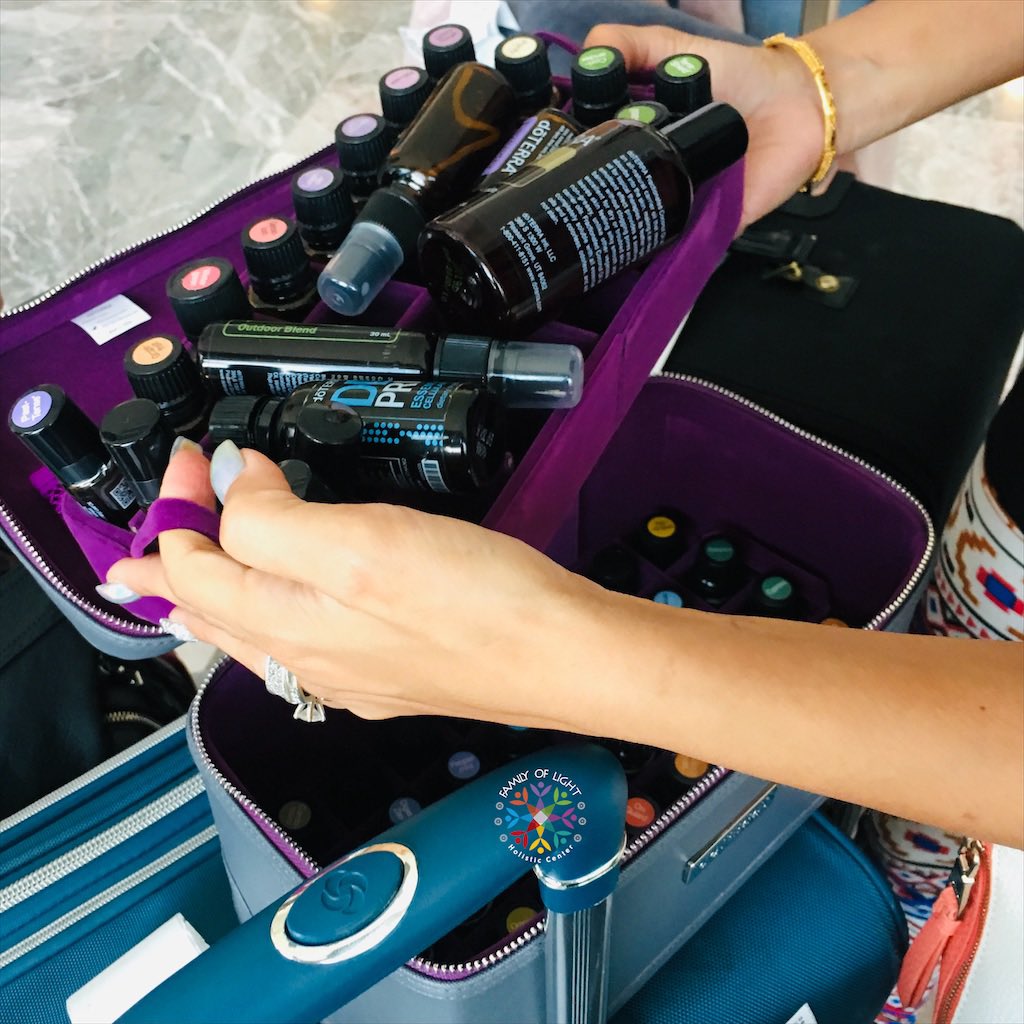 FOLHC's tweet image. #Travelling 🧳 with essential oils is a fun thing to do 🎉 We always have our #travelkit with essentials for any emergency 🚨 We teach at our Holistic Centers😇 how to use essential oils in a unique holistic way during any stage and occasion in your life ✨ #essentialoils #travel