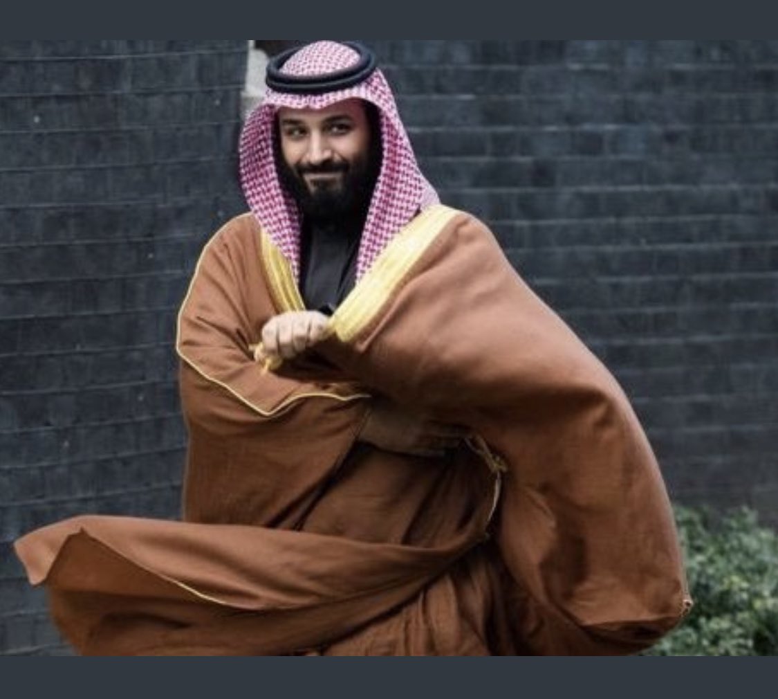 beshayer_moh's tweet photo. كطيّ ( البشت ) تطوي دون عبءٍ 
عدوك حين يفترشُ الظنونا 

تعثّر  في خيوطِ الشك دهراً 
وخطوك يملأ  الدنيا  يقينا

#كلنا_محمد_بن_سلمان 
 #محمد_بن_سلمان https://t.co/8WPNngFJ2G