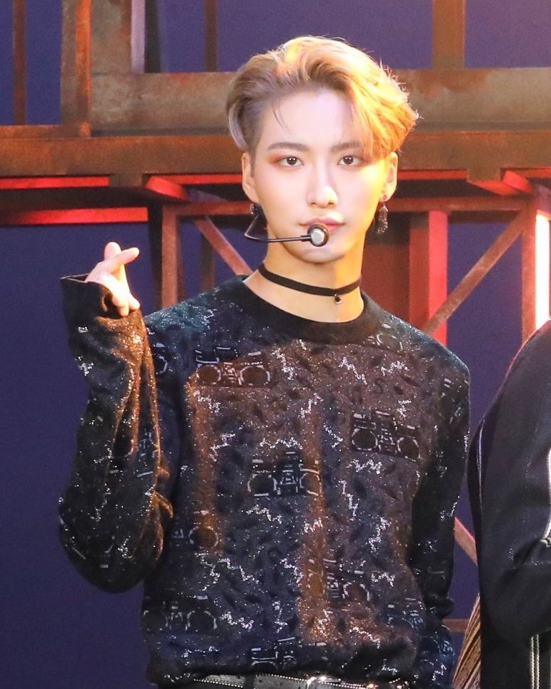 seonghwa’s styling today was gorgeous