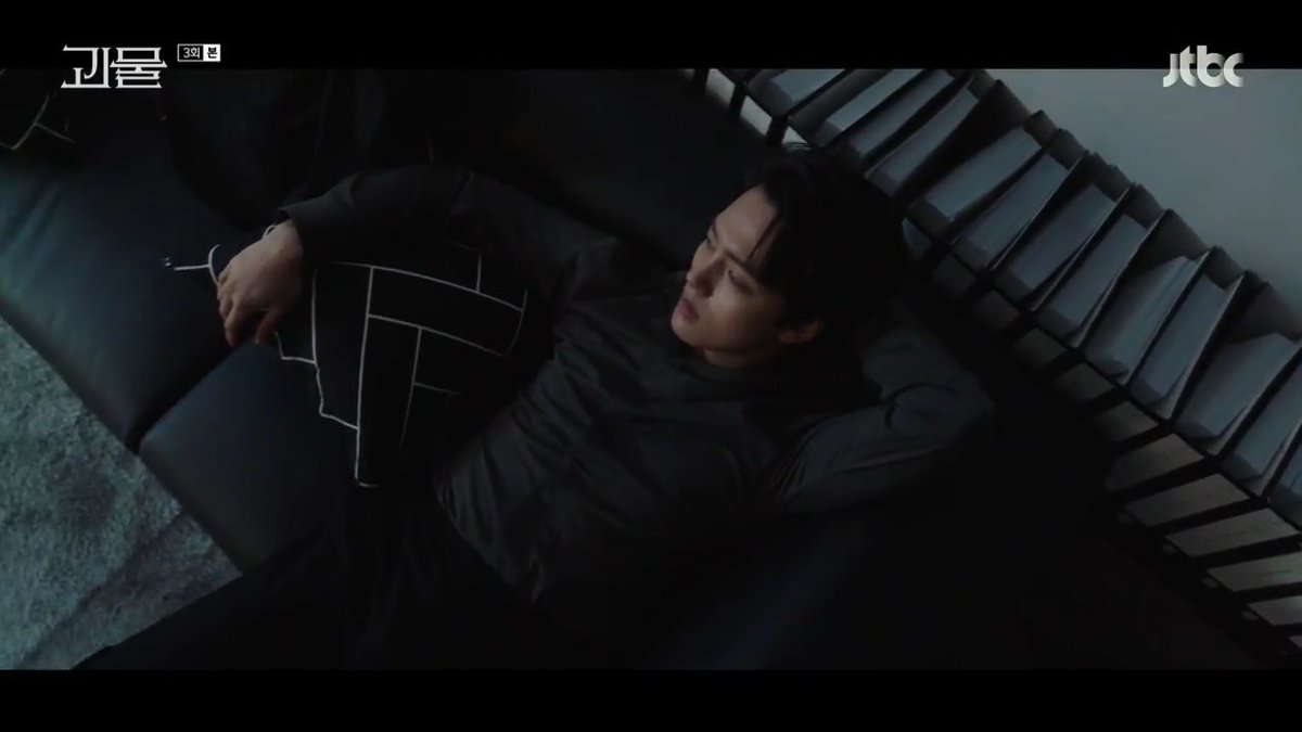 Camera angle.  #BeyondEvil  #YeoJinGoo