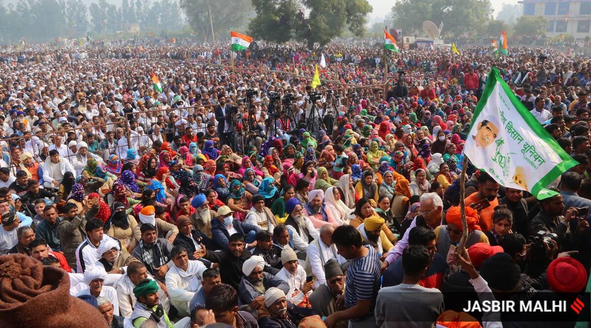 BorntoShineee's tweet photo. There are floods of Farmers at almost every Kisaan Mahapanchayat across the country and foolish Bhakkts, BJP IT cell and Modi’s toolkit #GodiMedia are trying hard to prove that it’s only rich Farmers from two states protesting.

#FarmersProtest 
#3MonthsOfDelhiProtest https://t.co/nbu63kA72X