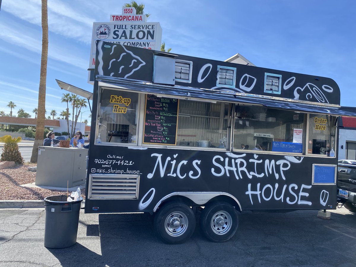 TeddFlorendo's tweet photo. #FoodTruck rally fundraiser at the @PinballHallFame on Tropicana past Maryland Pkwy. Noon - 6PM.
Nom-nom-nom
#Matsuri #RagingTacos #SignoraPizza #NicsShrimpHouse https://t.co/zHQ6u7HKpV