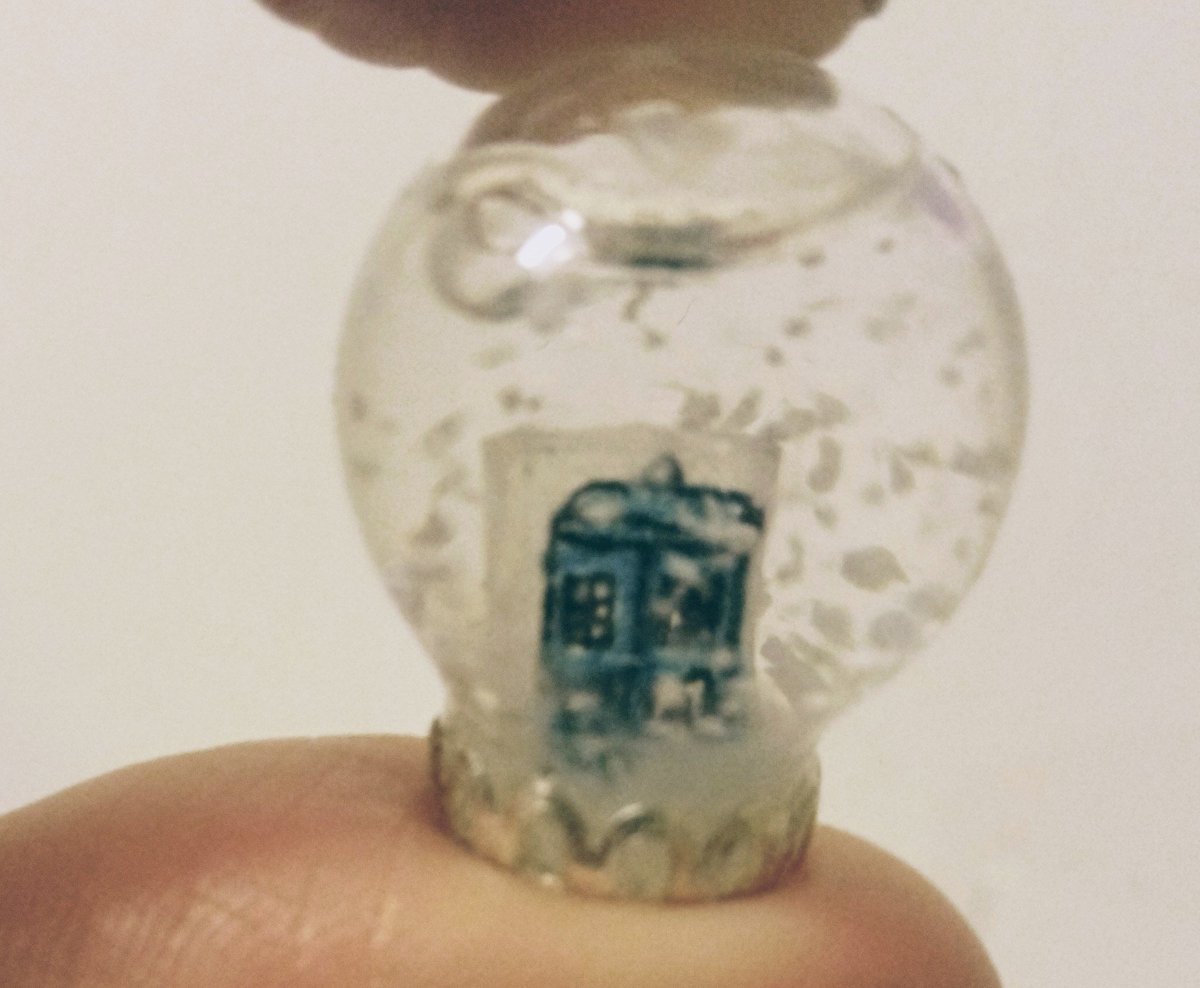 IFancraft's tweet photo. #Whovians !!! Did you enjoy the latest #DoctorWhoLockdown tweetalong? If you want unique fanart trinkets, check out these handmade earrings &amp; EXTREMELY limited edition teeny tiny TARDIS snowglobe! If you want some of your own send a DM for info.#YANA https://t.co/O2LebVX6RQ
