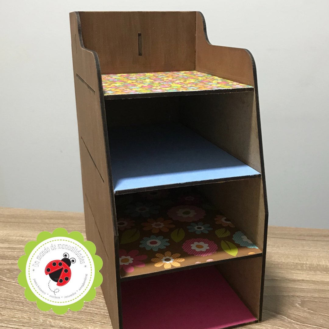 UnMundo_Mx's tweet photo. Archiverito de escritorio... #1mundodemanualidades #maderalaser #scrapbooking #archiverodemadera https://t.co/WwESKmrjdk