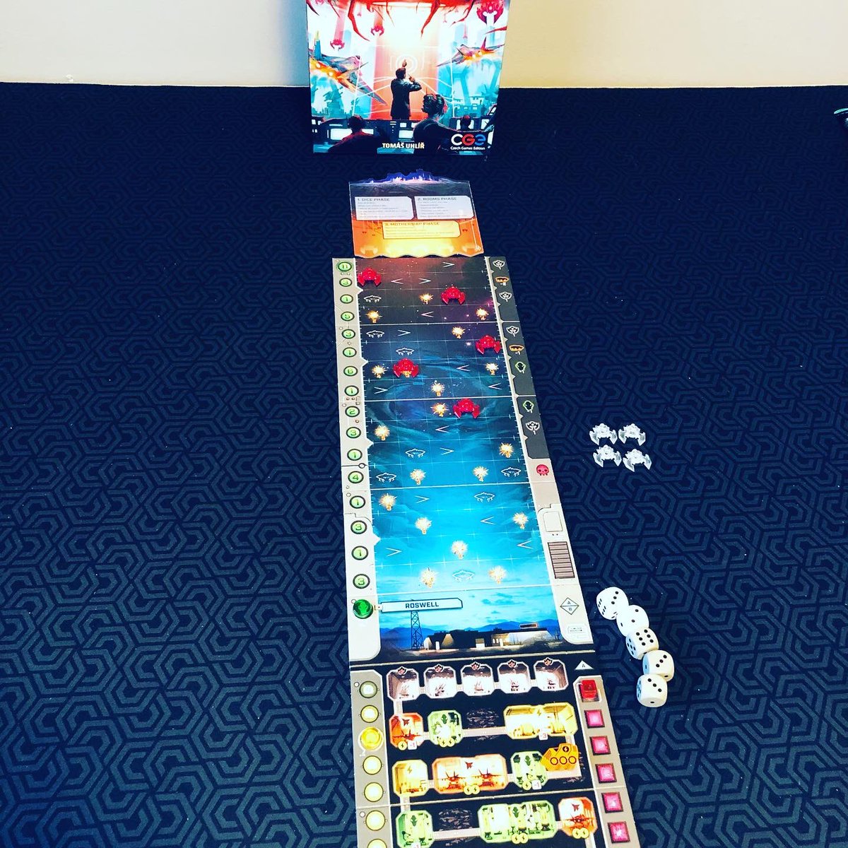 fuzzycaptn1's tweet photo. Under Falling Skies👽🛸🔥 - Have you played this solo game? So far I am impressed with the puzzley nature of this game, and the theme is pretty cool as well. Next up I’ll be trying out the campaign play. #underfallingskies #soloboardgaming #forestgameco @czechgames #boardgames https://t.co/zHAFmFfQdm