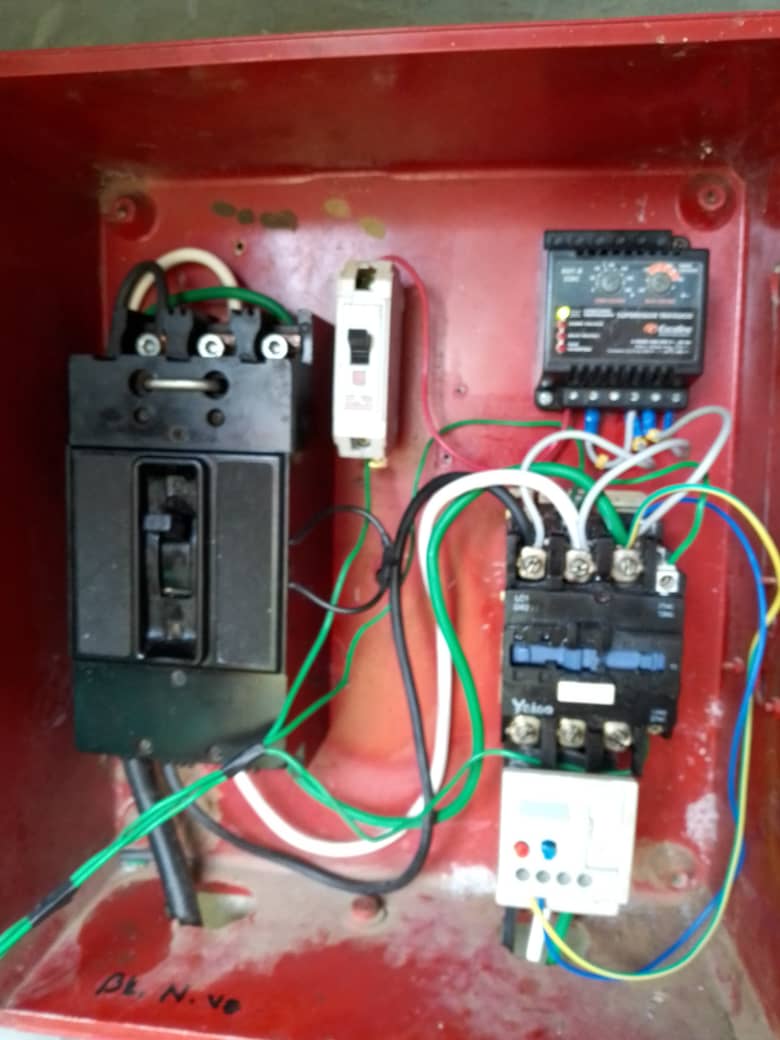 BimboPsuv's tweet photo. #28Feb ¡Pueblo y Gobierno en Acción! Aguas de Sotillo y Líderes de la Comunidad de Uverito Pqa Los Barrancos de Fajardo, realizaron la corrección de fallas eléctricas y pusieron en funcionamiento la Bomba de Agua que surte está importante comunidad #PrevenirEsSalud @_LaAvanzadora https://t.co/AQYdmqaAFv