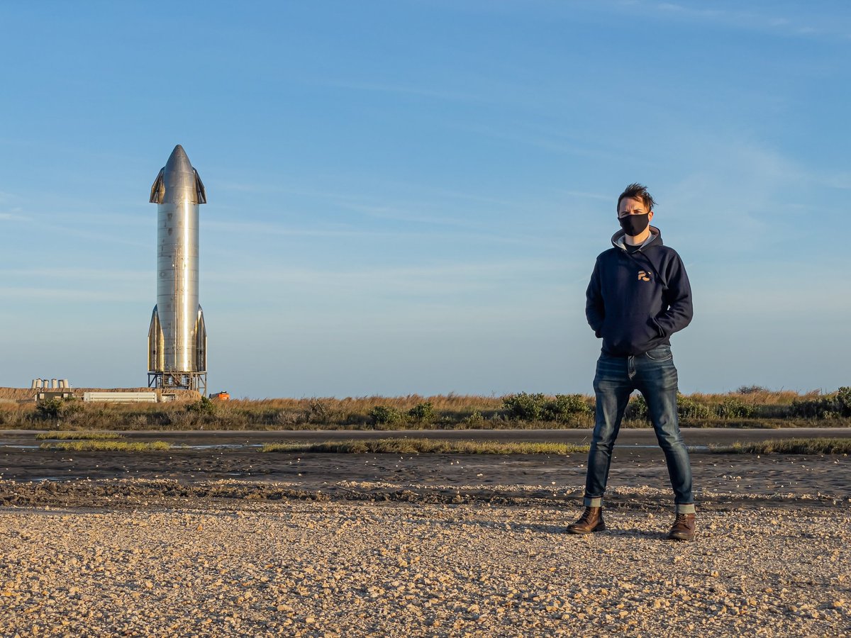 flightclubio's tweet photo. 🍀GIVEAWAY ALERT🍀

If #Starship #SN10 sticks its landing (whenever it launches), I'll send a random winner a free Flight Club hoodie!

(Or if you live somewhere hot and don't want a hoodie, a bunch of other swag 😜)

Follow @flightclubio and retweet this tweet to enter! https://t.co/4lHJspeQLm