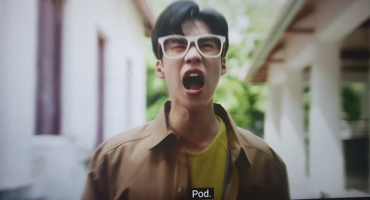 ladyluca7's tweet photo. It interesting that #Diew just dragged #Pod into eating w/ him like that as he was just a little crazy. Found out more bromance series over bl but still got some bl actors which is great. It was good to see more #Mix in this too. #YouNeverEatAloneEp3 #กินข้าว #YouNeverEatAlone https://t.co/cNi8xvj4qO