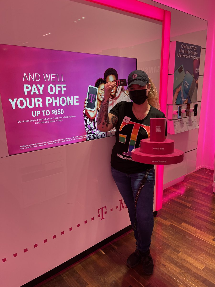 @Stephanie_Rios_ Queen of Altamonte Mall just activated 4lines on #MagentaMax to a ex big red customer that wasn’t getting any benefit from there carrier we definitely Welcome them to T-Mobile.@SotoAmal @mrsallieroberts @chris_tinavelez @KittelAnnetta @OrlandoBeastDM @Nrivera51