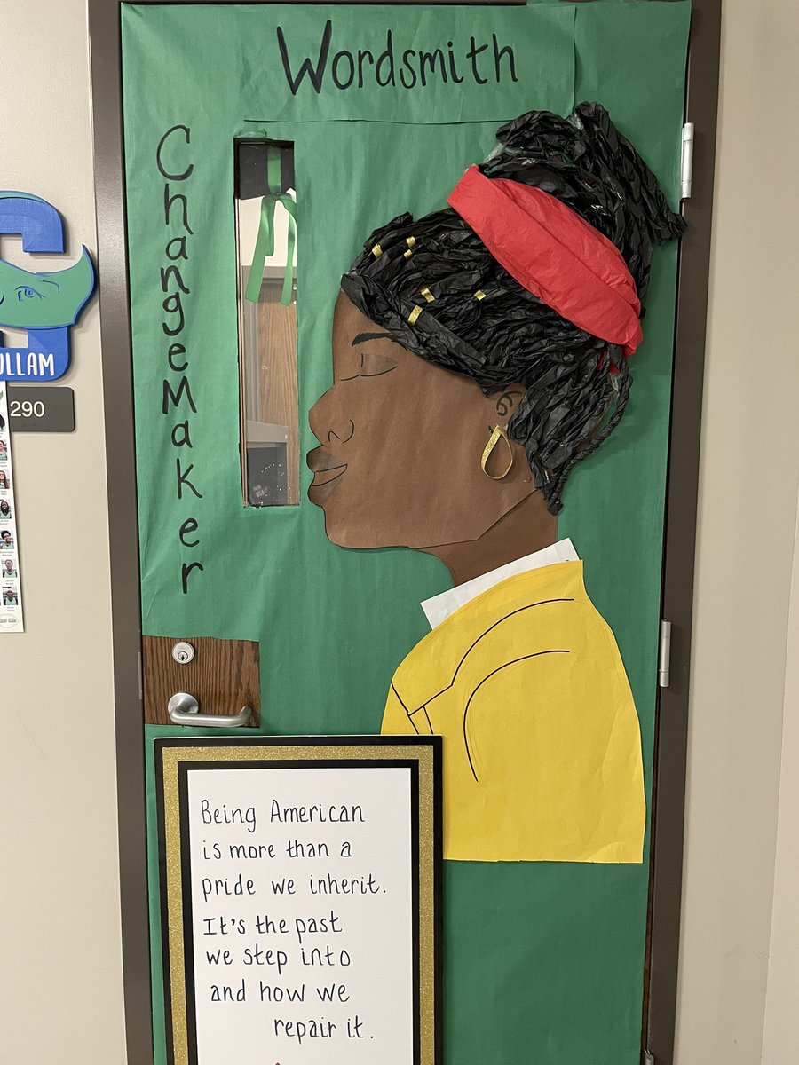 SumnerHS_Eng's tweet photo. The English hall paying beautiful tributes for Black History Month 💚💙 #sumnerenglish https://t.co/dBTyYKAThE