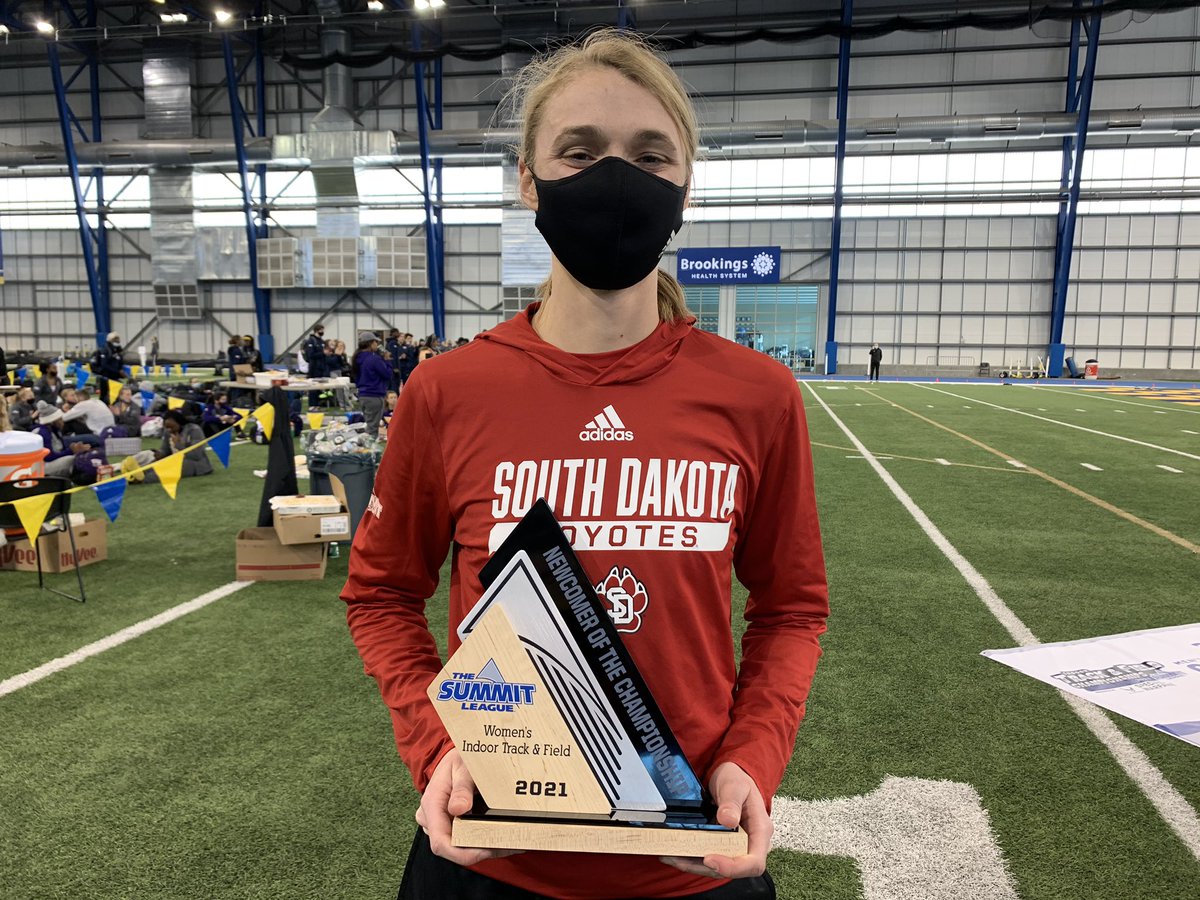 SDCoyotesXCTF's tweet photo. True freshman Sara Reifenrath is your Women’s Newcomer of the Championships! 

Reifenrath scored 22.5 points and set two meet records this weekend. 🤩🏆

#GoYotes x #WeAreSouthDakota https://t.co/riETarlSt4